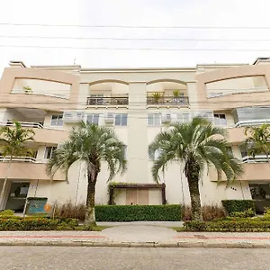 Amplo Com 3 Dorms 8 Pessoas Em Bombas, Próximo Do Mar - No Centro De Bombas Apartamento
